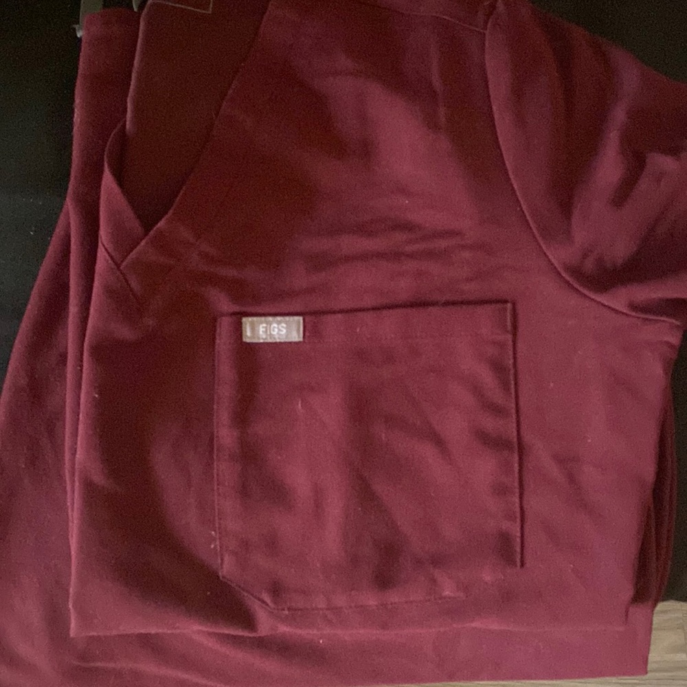 Womens burgundy scrubs medium top large bottom .